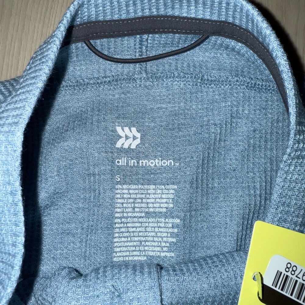 All in Motion Men’s Size Small Long Sleeve Henley Shirt blue NWT - Picture 4 of 4